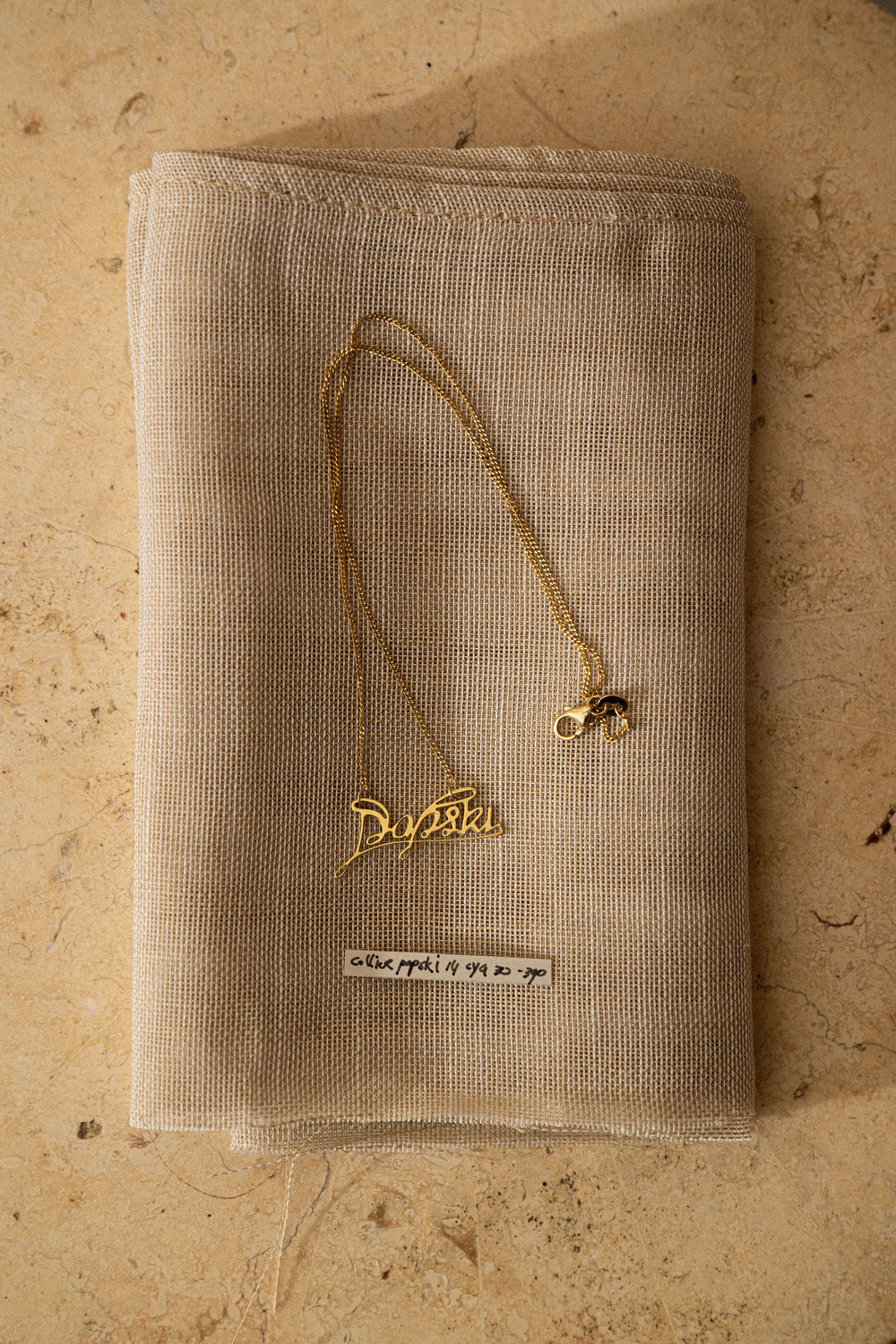 Signet Script Collier